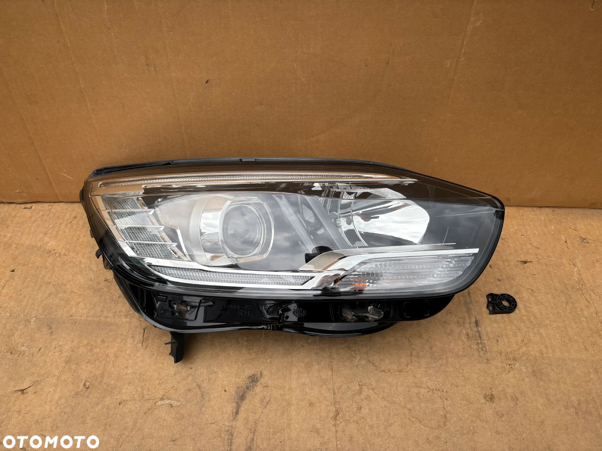 Oryginalna Lampa Przednia Prawa Renault Scenic IV 4 260101685R H7 Led Europejska - 2