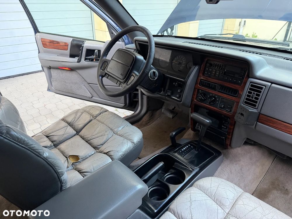 Jeep Grand Cherokee - 20