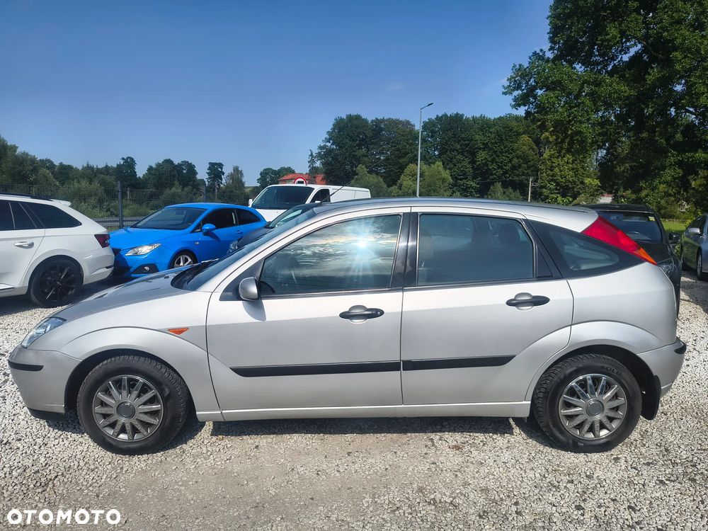 Ford Focus 1.6 Futura - 10