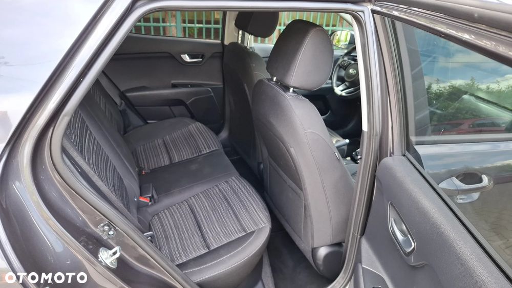 Kia Stonic 1.4 L - 9