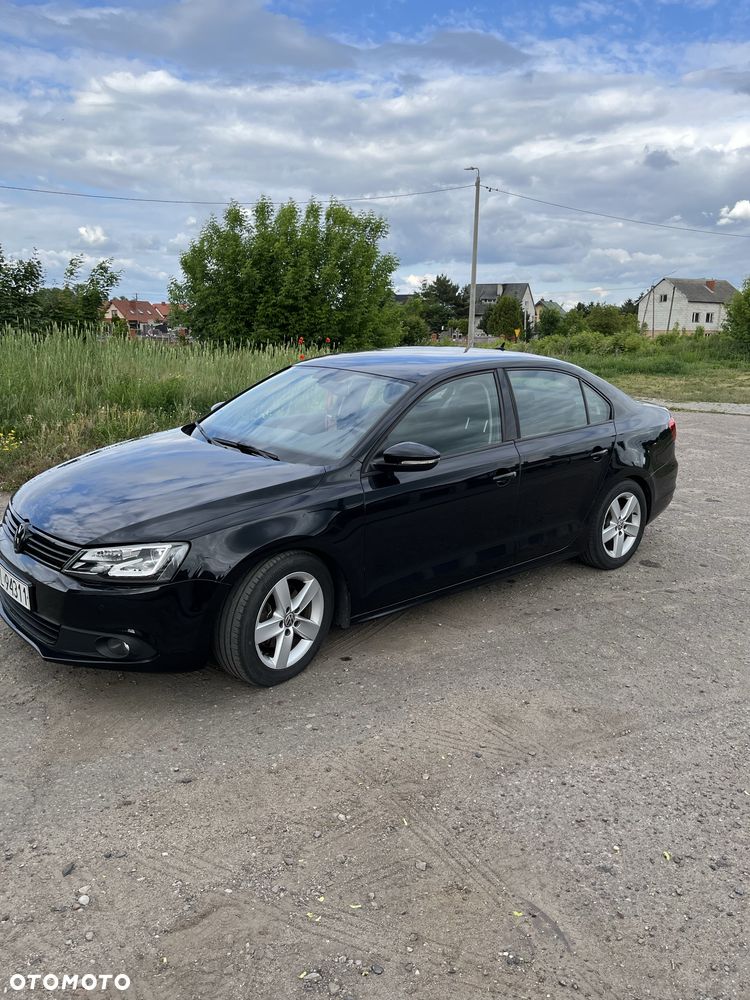 Volkswagen Jetta - 3