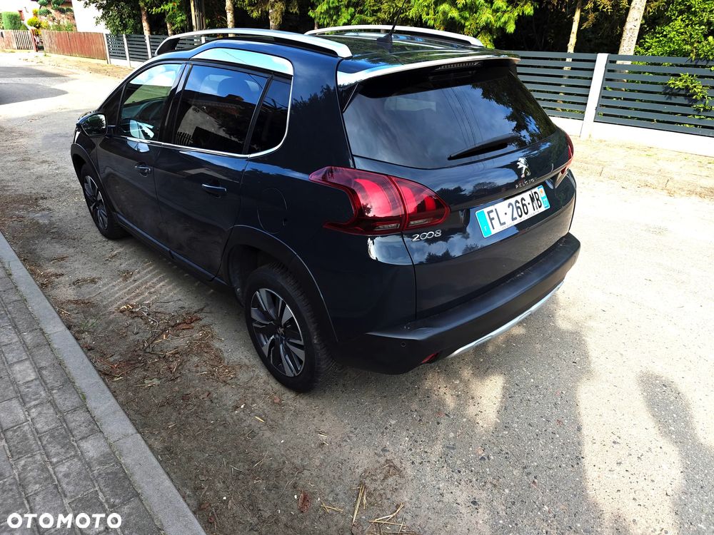 Peugeot 2008 BlueHDi 120 EAT6 Black Edition - 5