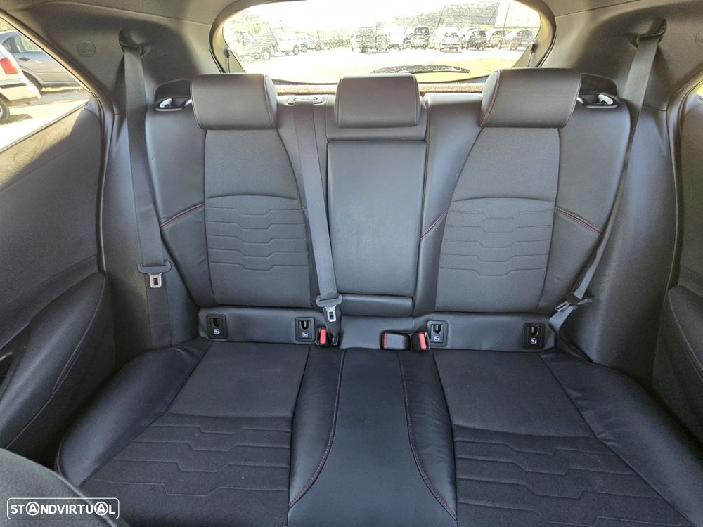 Toyota Corolla 1.8 Hybrid Exclusive - 22