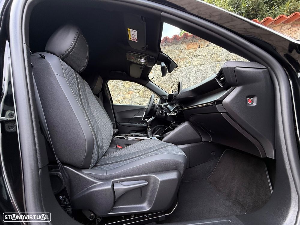 Peugeot 2008 1.2 PureTech Allure - 45