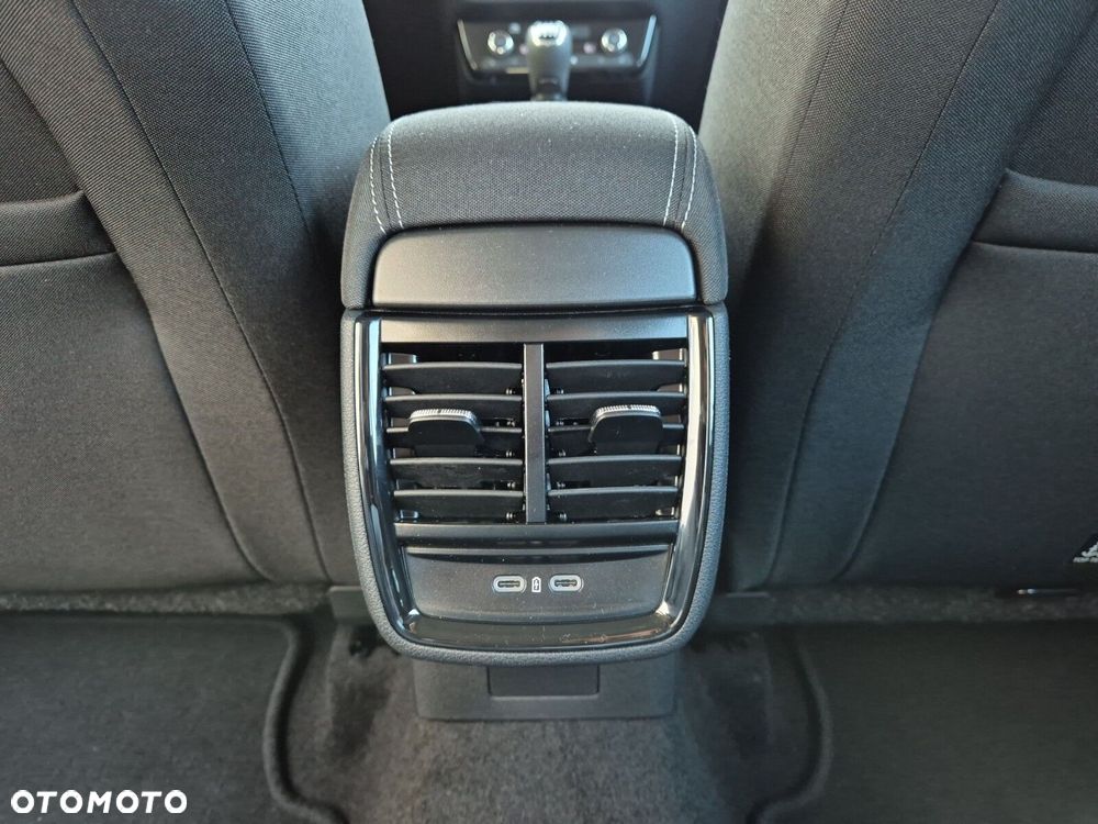 Skoda Kamiq 1.0 TSI Drive - 38