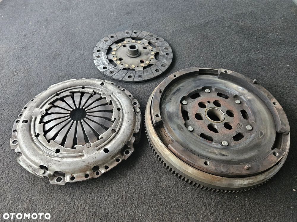 Sprzęgło kompletne LUK koło dwumasowe tarcza docisk Citroen C4 Peugeot 308 1,6 HD (BDB)