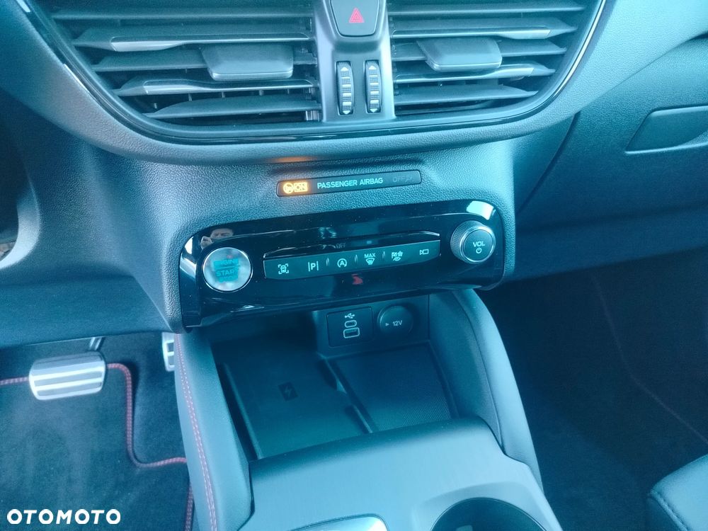 Ford Kuga 1.5 EcoBoost FWD ST-Line X - 32