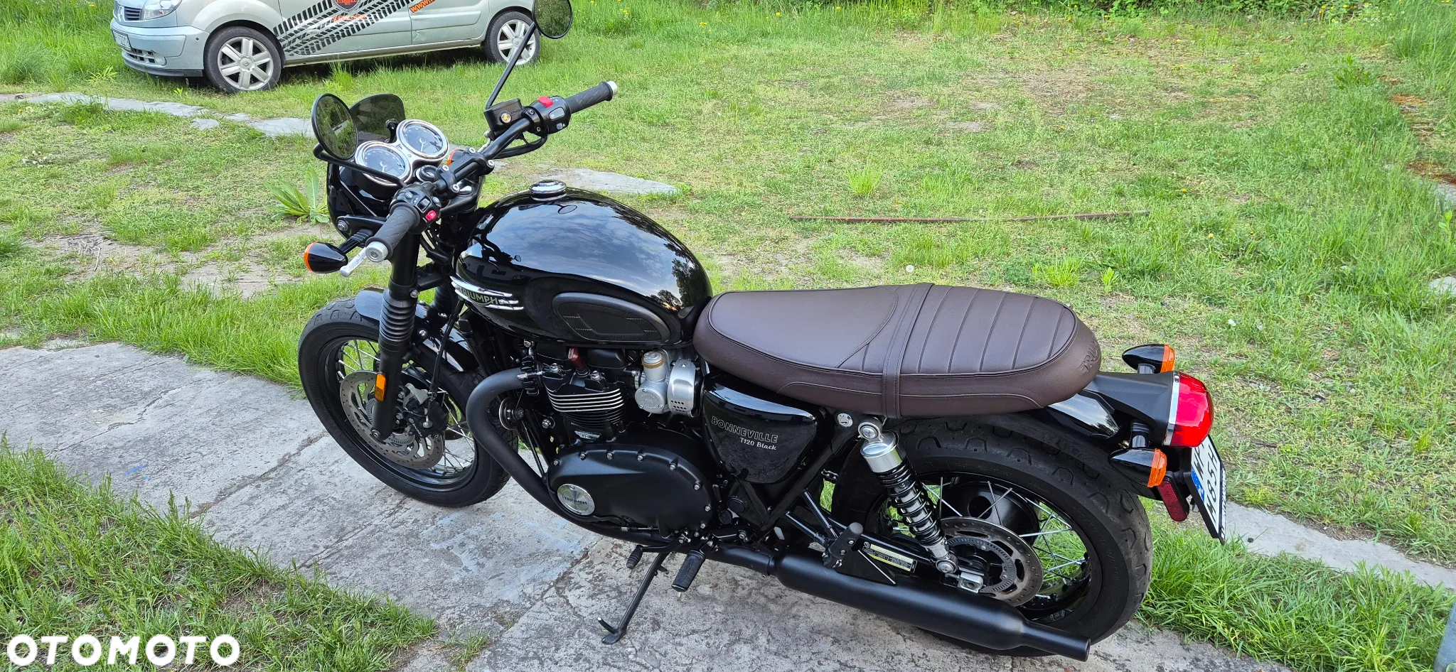 Triumph Bonneville - 20