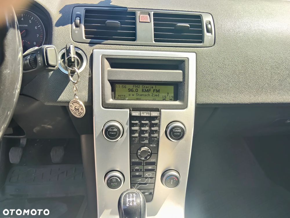 Volvo S40 1.6 - 9