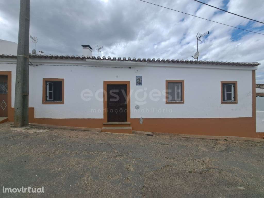 Moradia Térrea com Quintal e Arrumos localizada no Concelho de Ourique - Grande imagem: 2/29