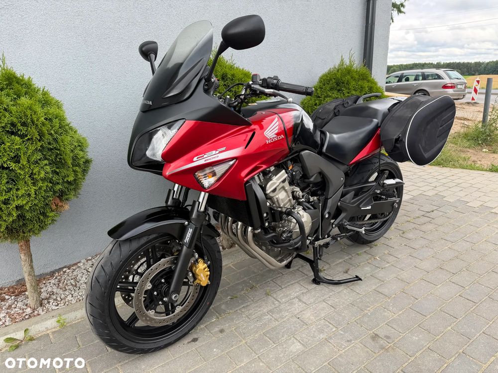 Honda CBF - 37
