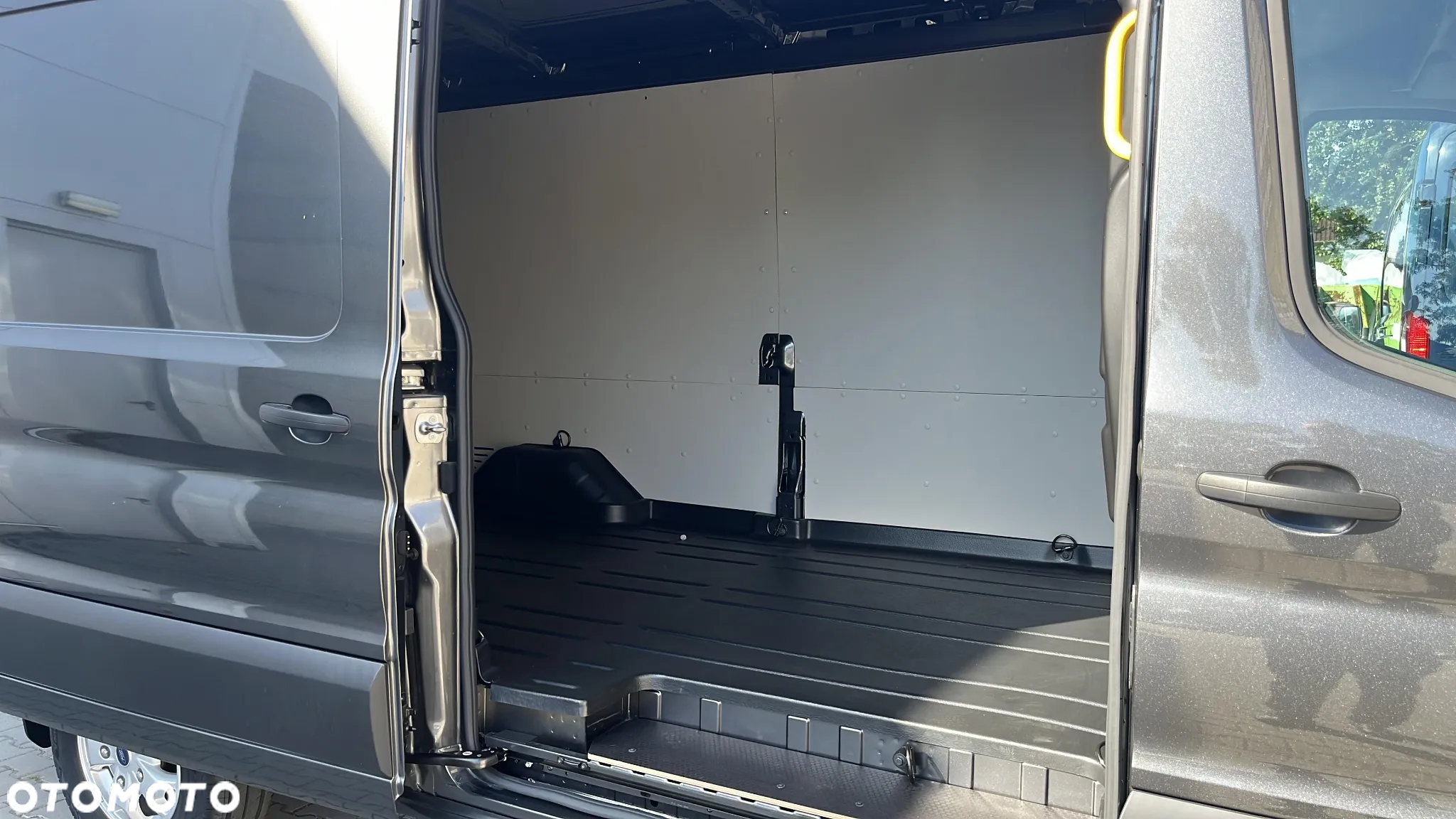 Ford E-Transit - 25