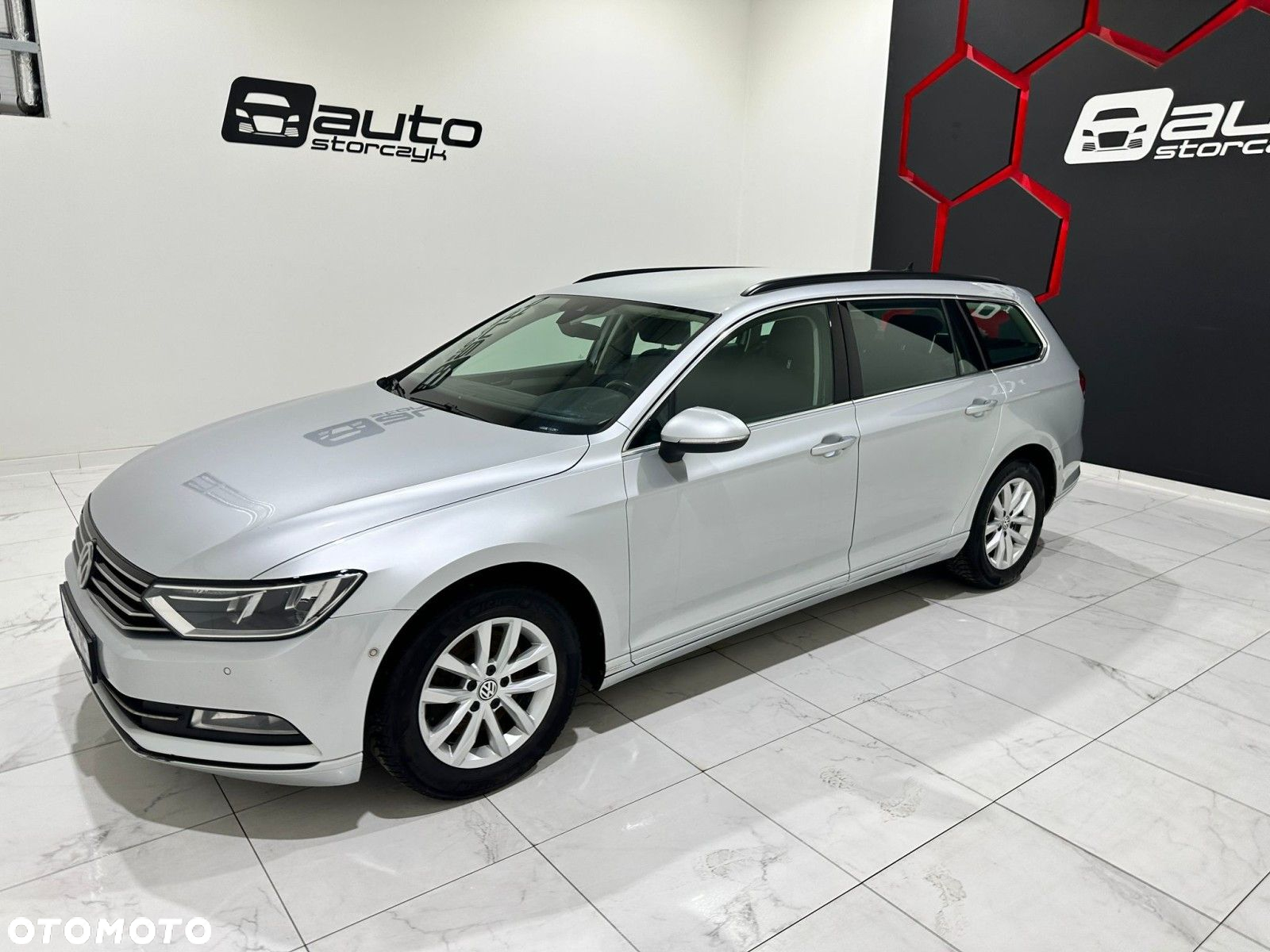 Volkswagen Passat - 4
