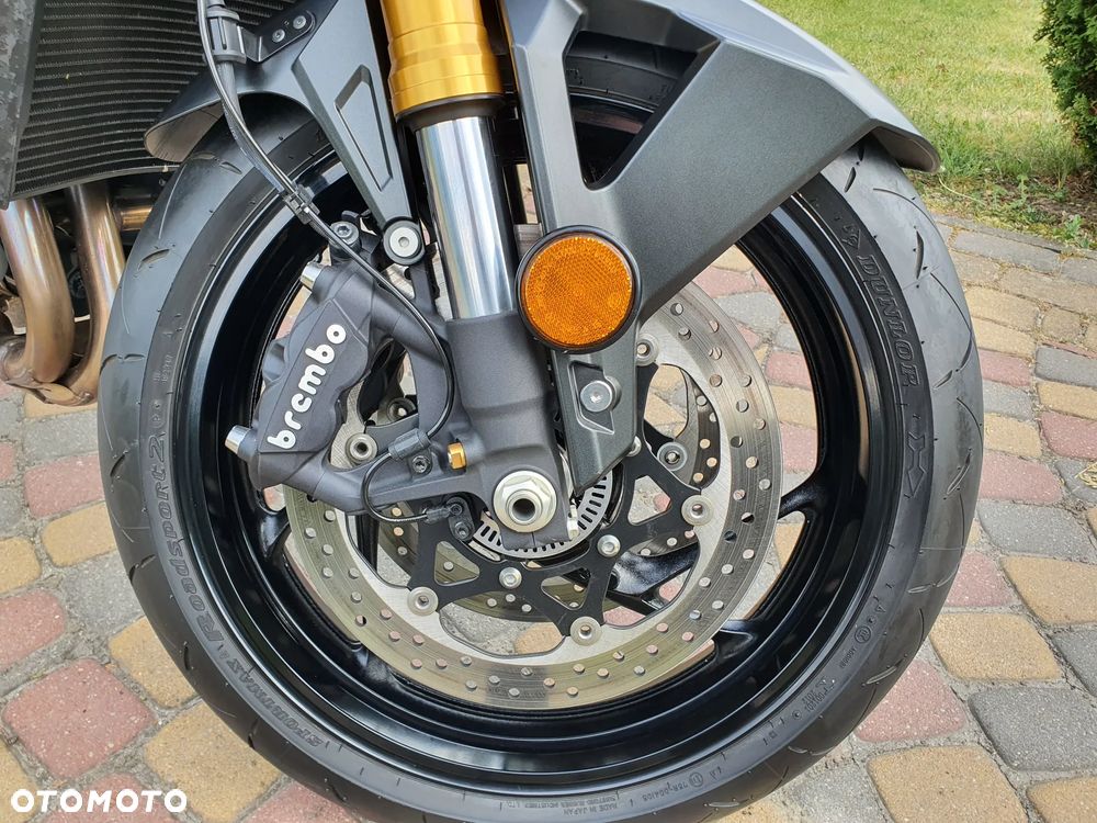 Suzuki GSX 1000 - 12