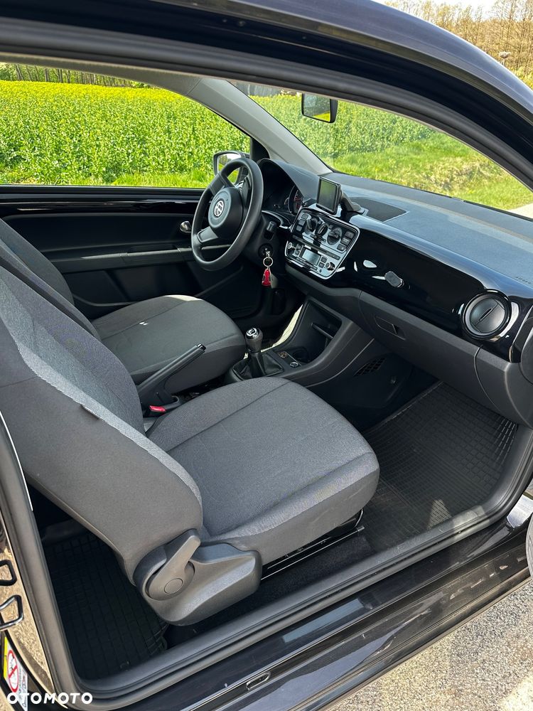 Volkswagen up! move - 5