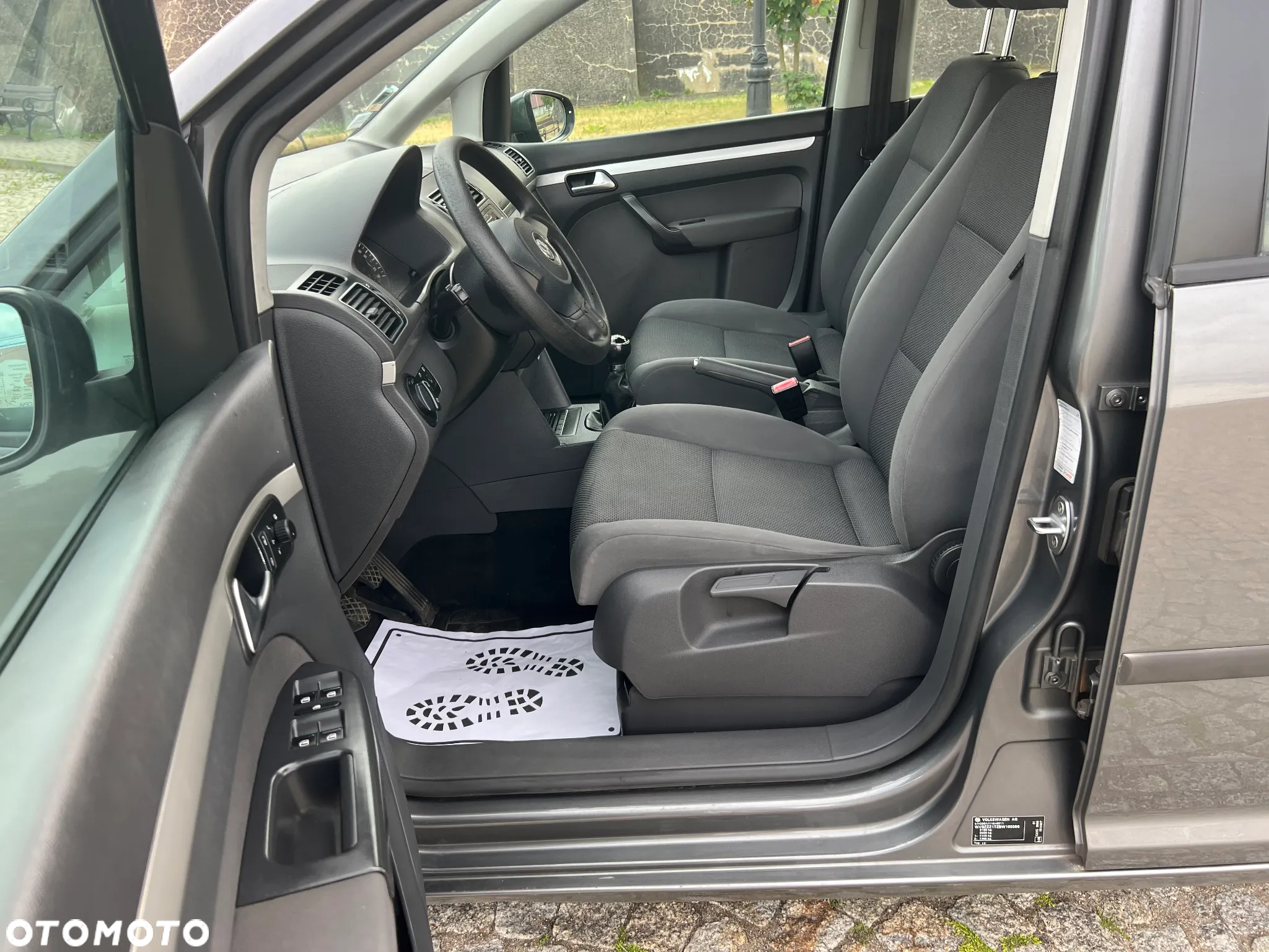 Volkswagen Touran 1.6 TDI DPF Highline - 6
