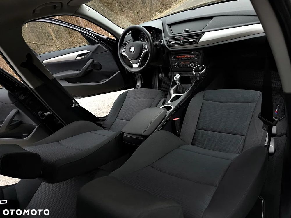 BMW X1 sDrive18i xLine - 40