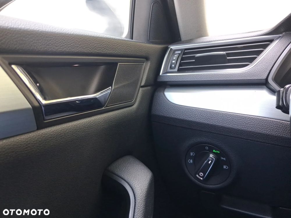 Skoda Superb 2.0 TDI Ambition - 26
