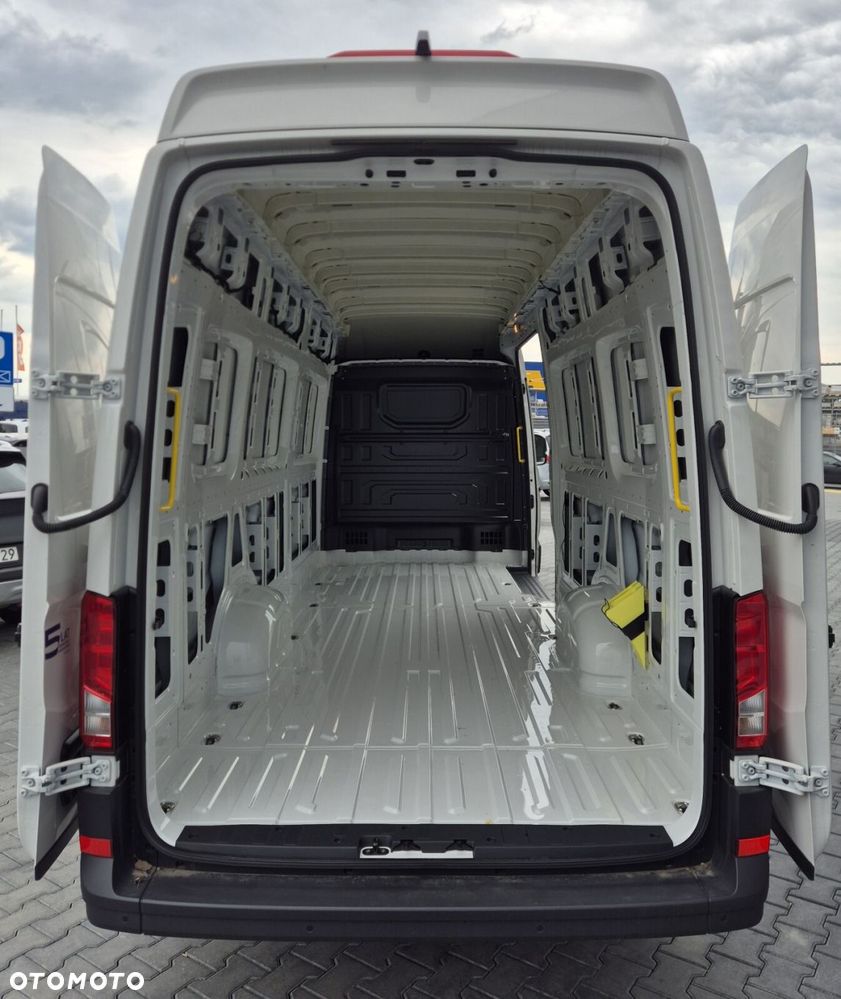 Volkswagen Crafter 2.0 TDI Manual - 9