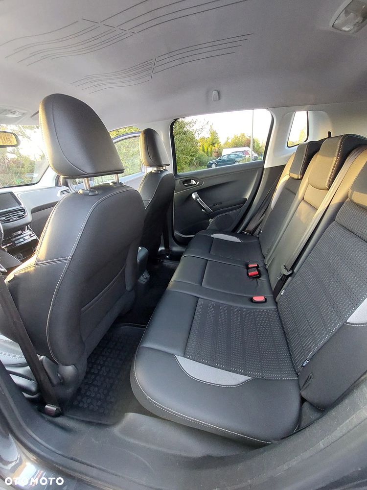 Peugeot 2008 1.2 Pure Tech Allure S&S EAT6 - 6
