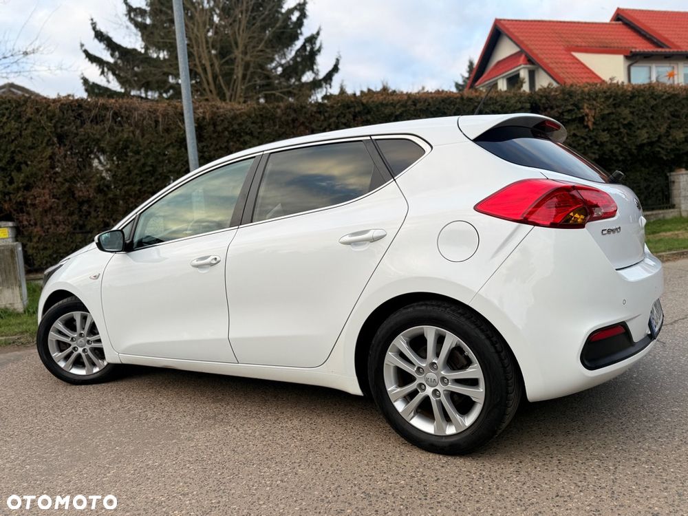 Kia Ceed - 16