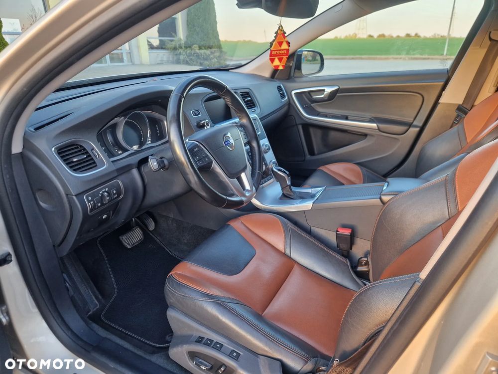 Volvo V60 T5 Drive-E Summum - 11