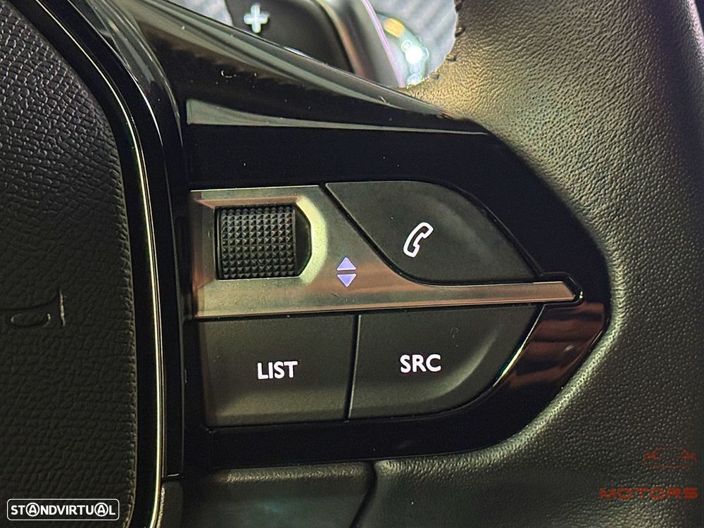 Peugeot 2008 1.2 PureTech Allure Pack EAT8 - 24