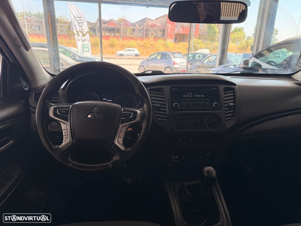Mitsubishi L200 2.3 DI-D CD Invite Strakar Look 4WD - 10