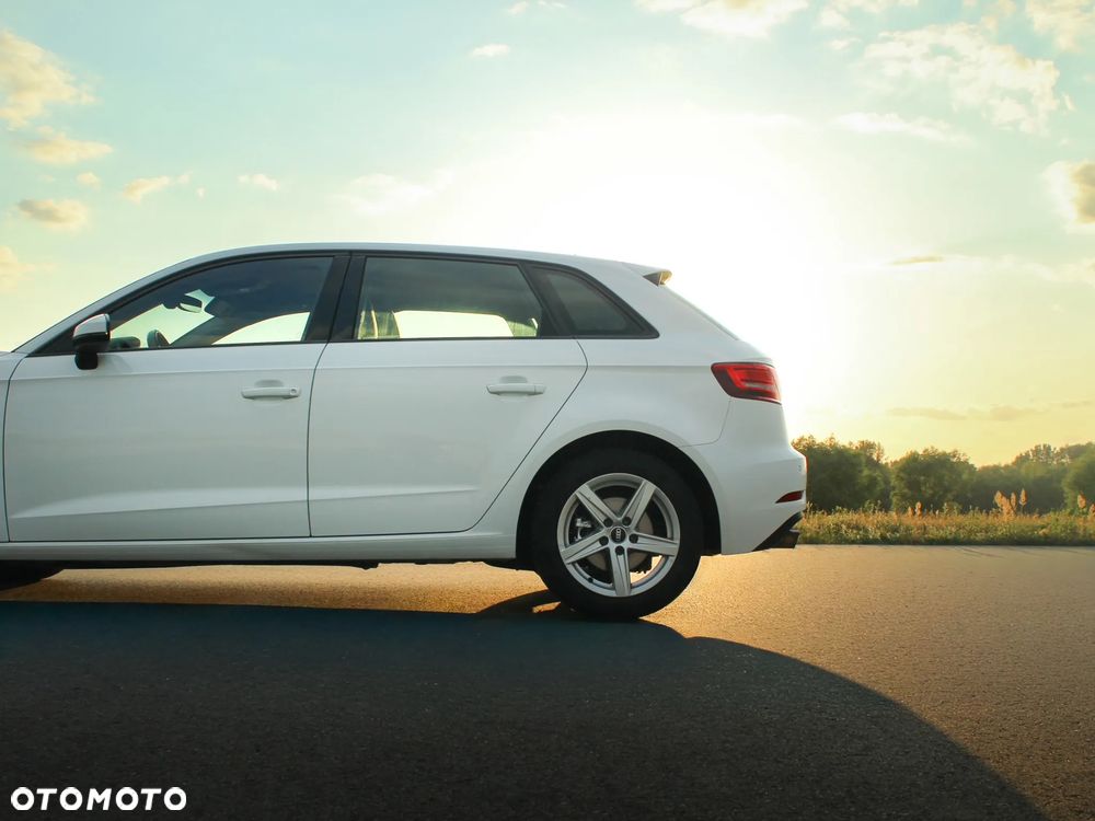 Audi A3 Sportback 35 TFSI S tronic - 17
