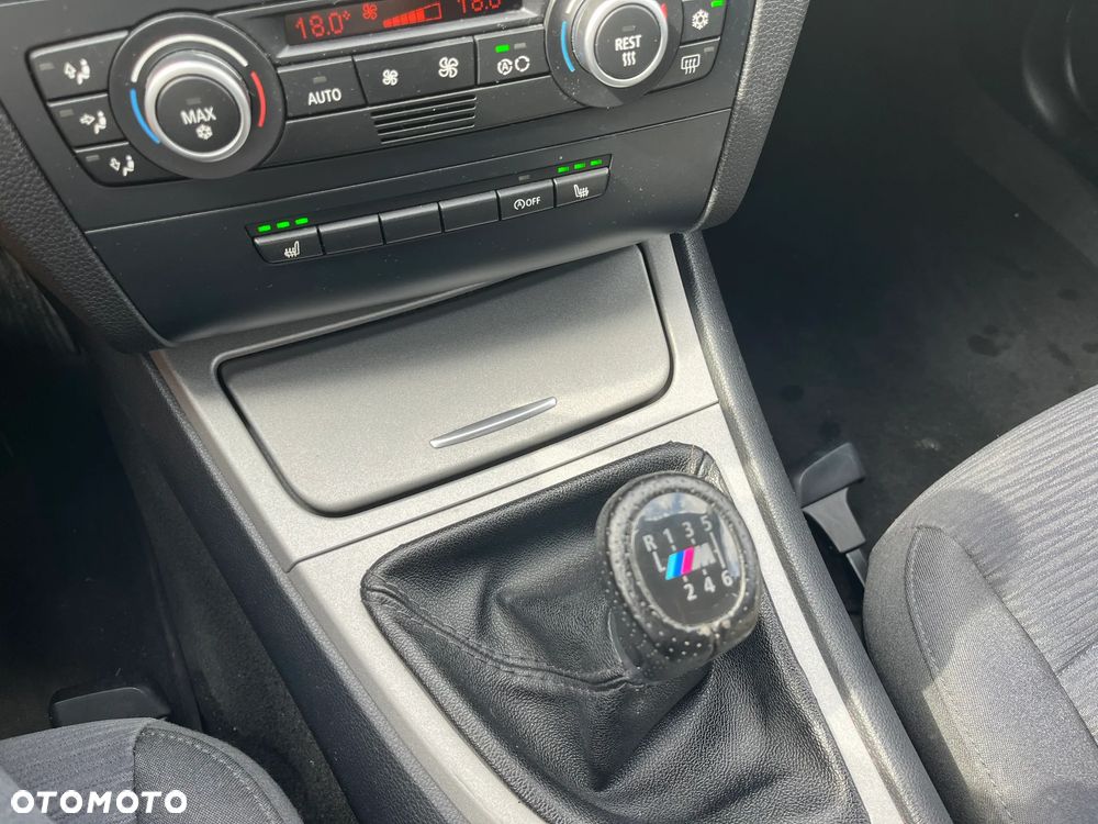 BMW Seria 1 118i Edition Sport - 13
