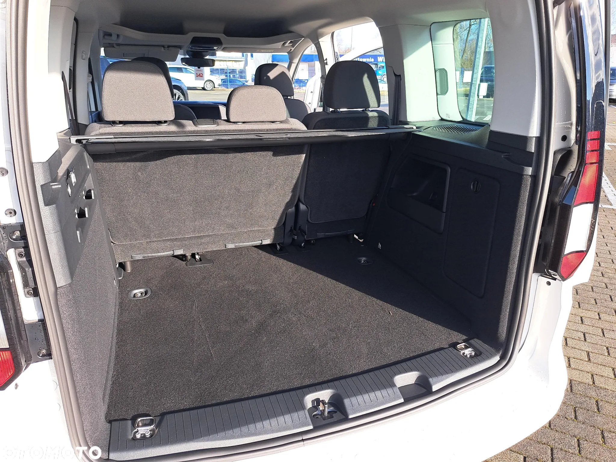 Volkswagen Caddy 2.0 TDI DSG - 8