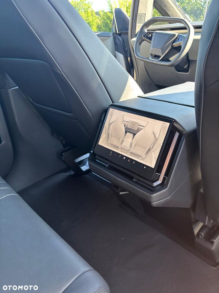 Tesla Cybertruck - 7
