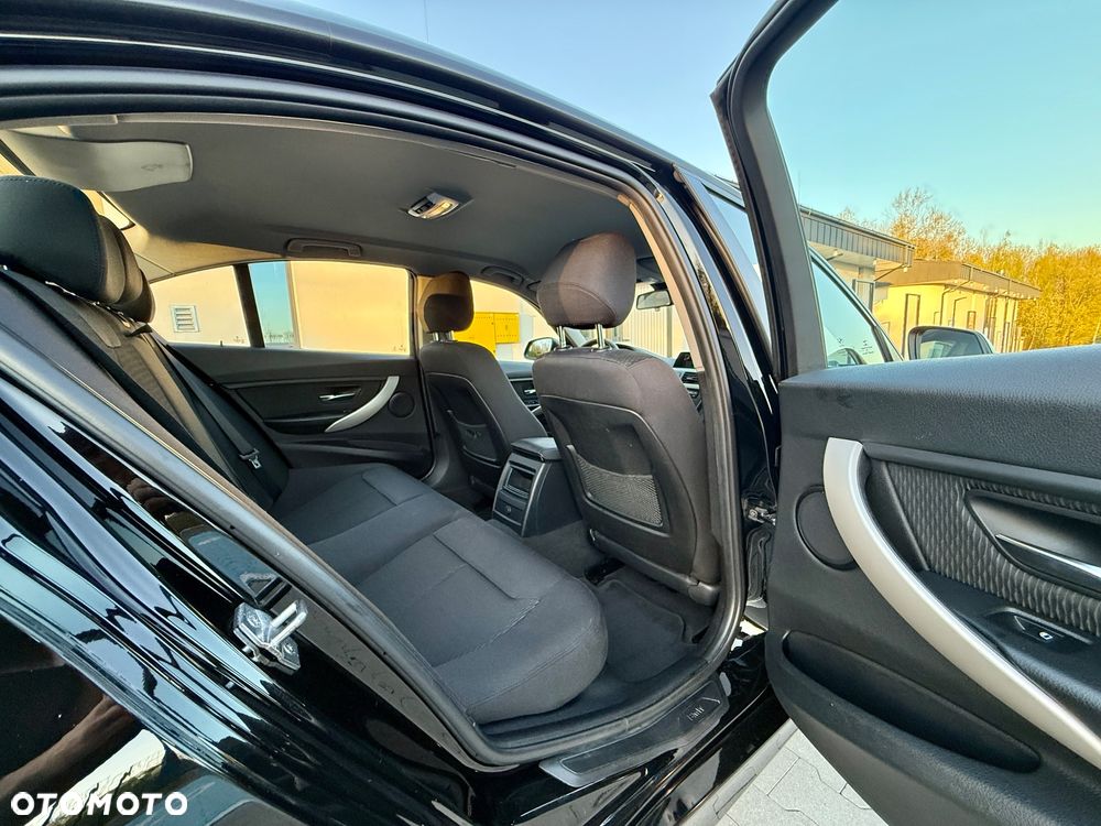 BMW Seria 3 316d - 24