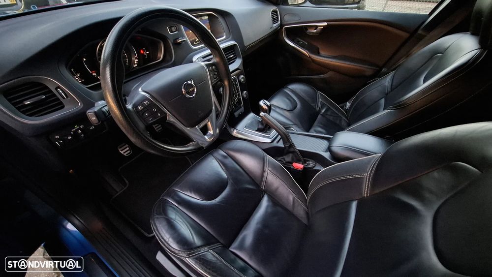 Volvo V40 2.0 D2 R-Design - 19