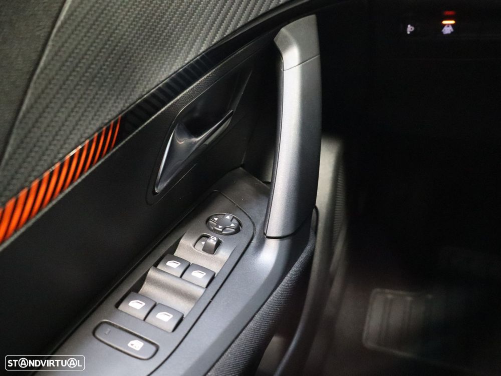 Peugeot 2008 1.5 BlueHDi Active Pack EAT8 - 18