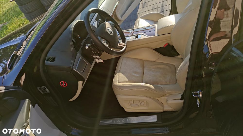 Jaguar XF 3.0 V6 D S Portfolio - 23