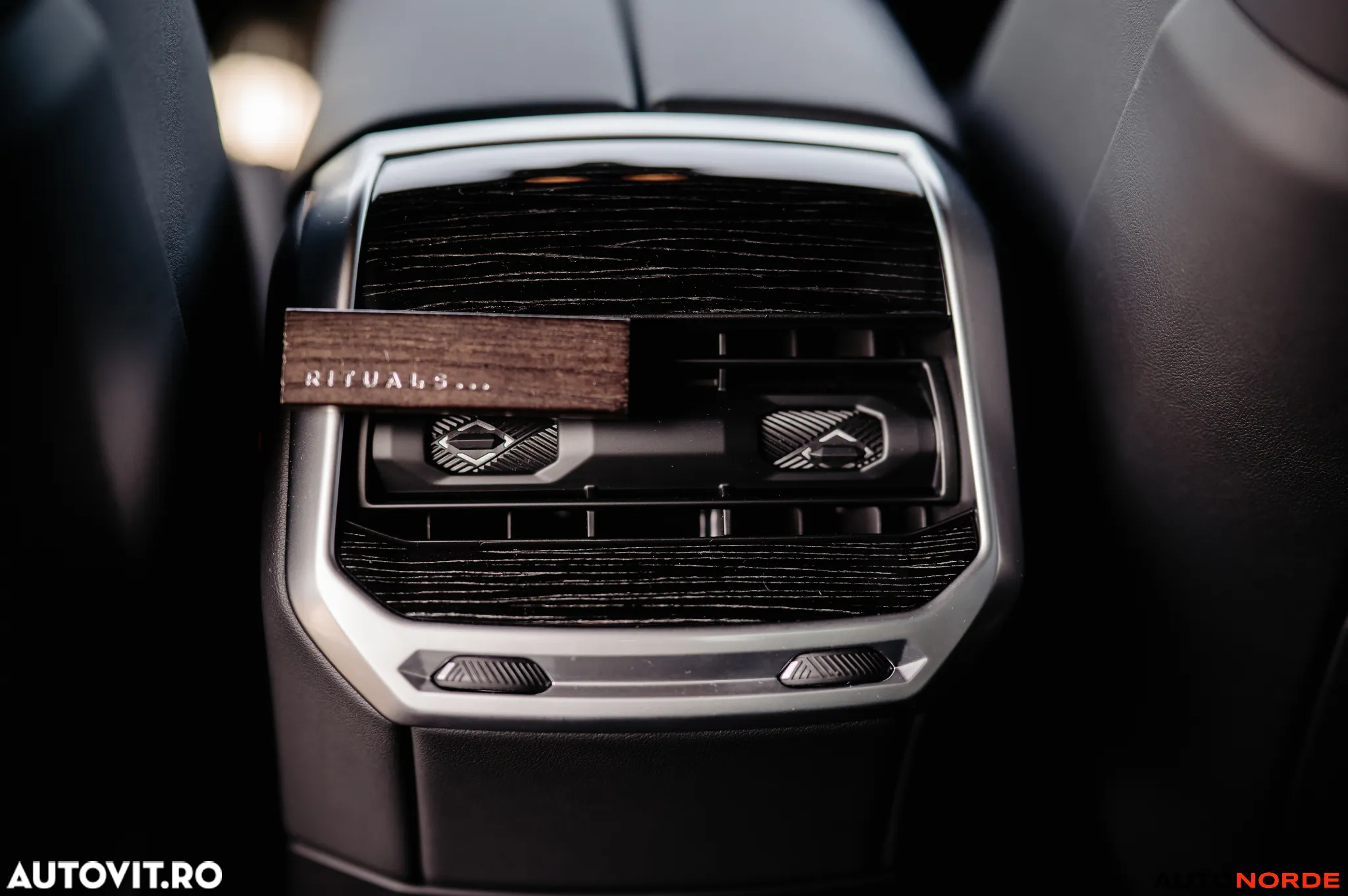BMW Seria 7 740d xDrive MHEV - 26