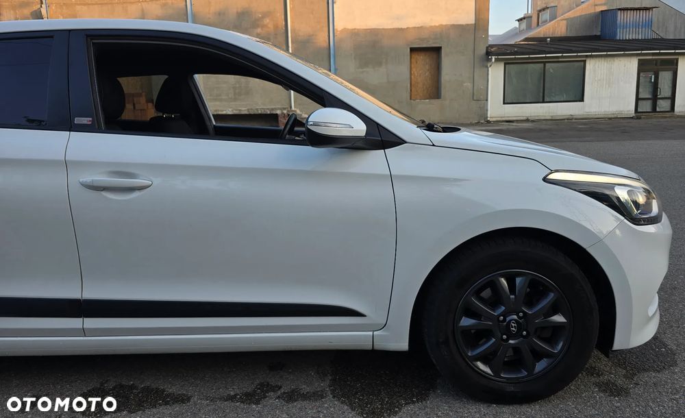 Hyundai i20 - 33