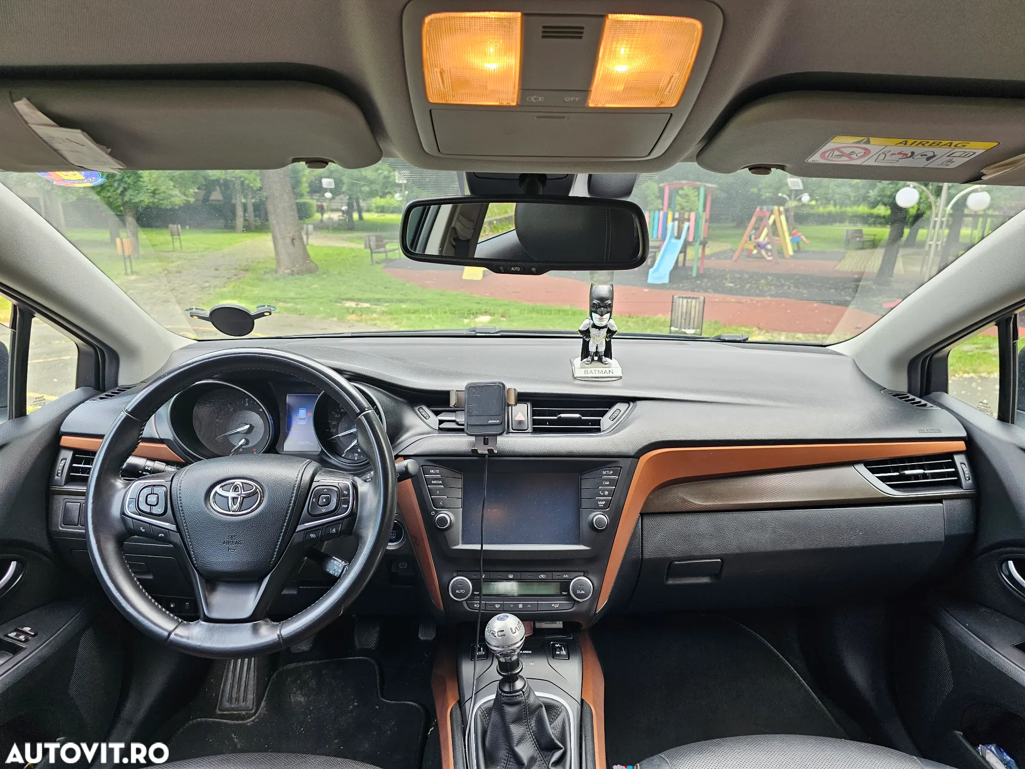 Toyota Avensis 2.0 D-4D Elegance - 5
