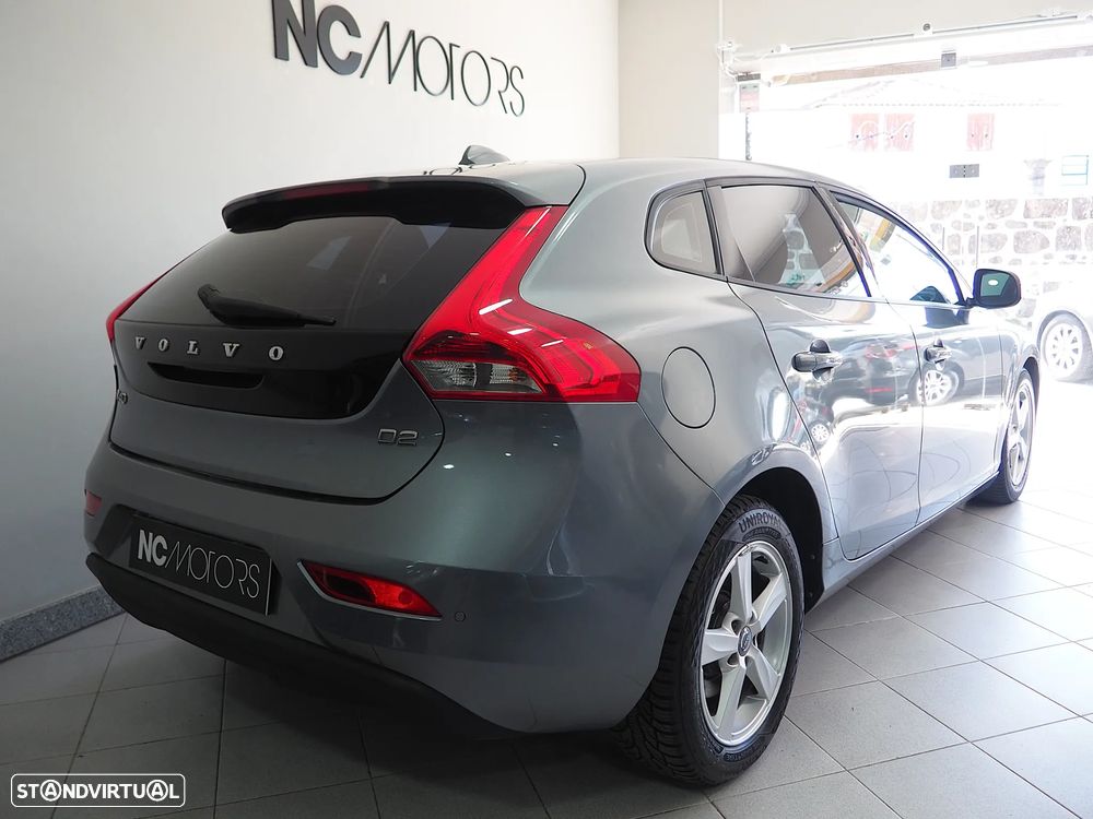 Volvo V40 1.6 D2 Momentum Eco - 9