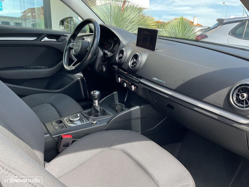 Audi A3 Sportback 30 TDI - 39