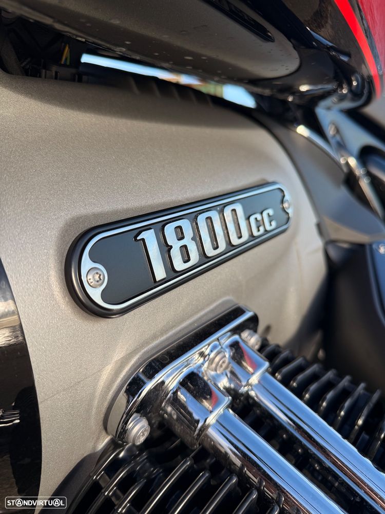 BMW R 18 Roland Sands - 12