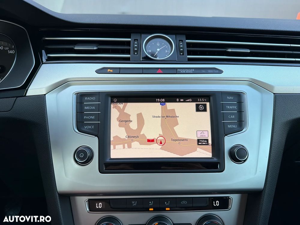 Volkswagen Passat 1.6 TDI Comfortline - 14