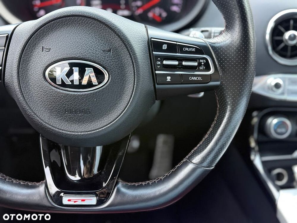 Kia Stinger - 21
