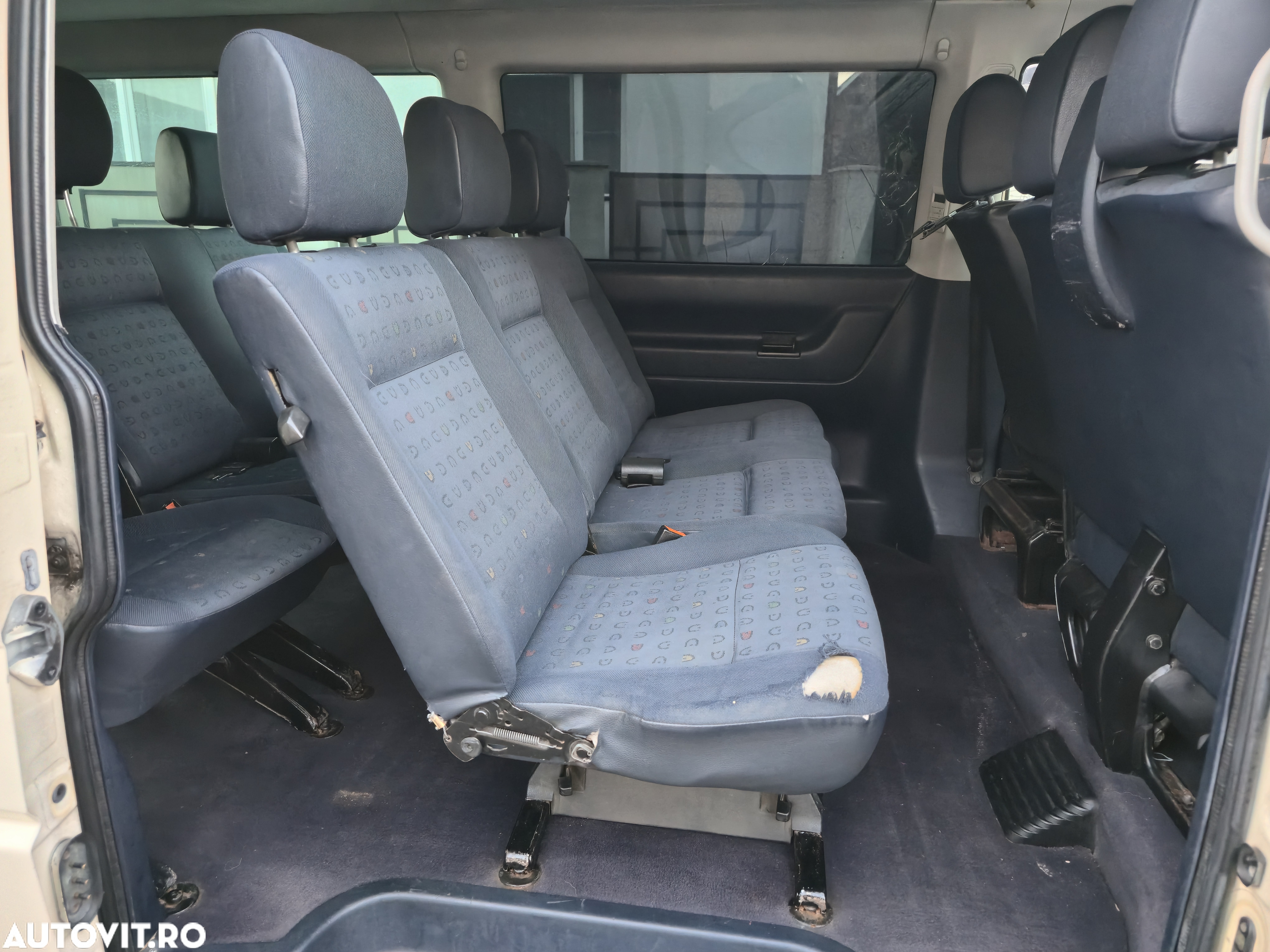 Volkswagen Caravelle - 6
