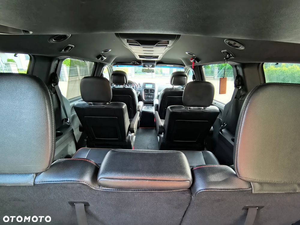 Dodge Grand Caravan - 14
