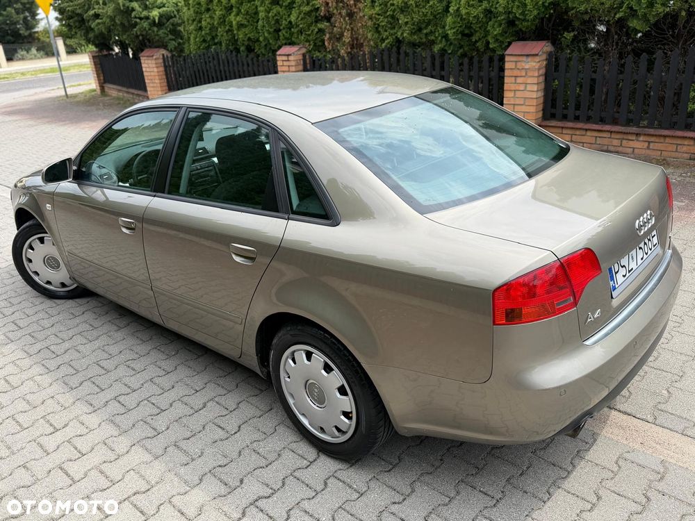 Audi A4 Limousine - 33