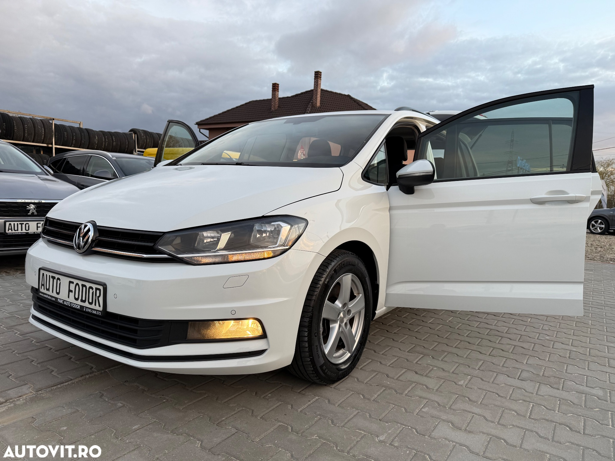 Volkswagen Touran 1.6 TDI SCR (BlueMotion Technology) Trendline - 25