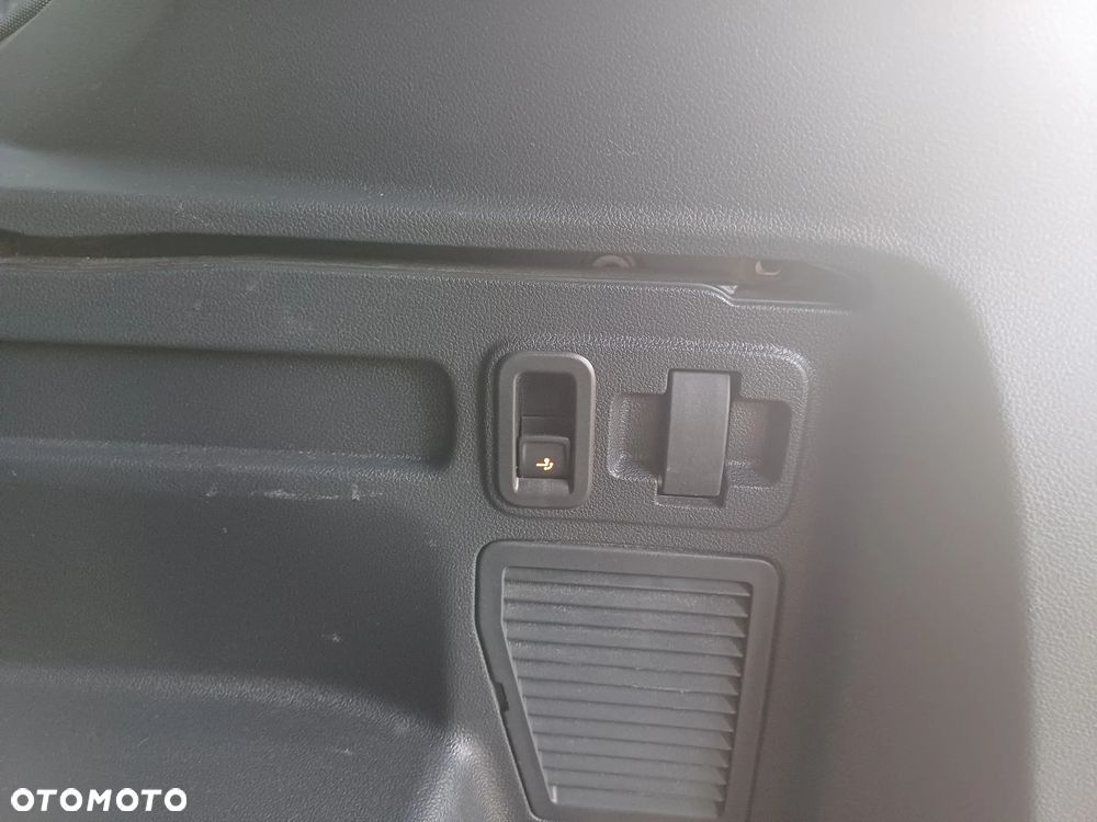 Volkswagen Touran - 24