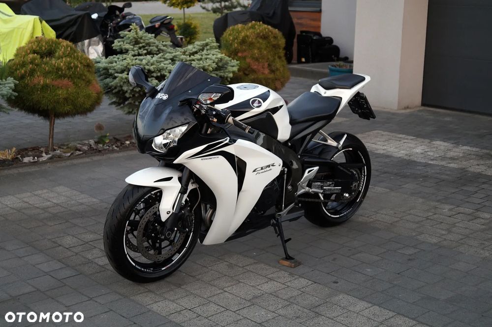 Honda CBR - 3